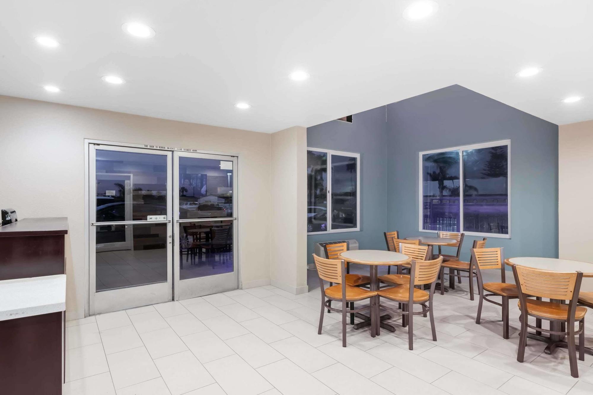 Super 8 By Wyndham San Diego/Imperial Beach 외부 사진