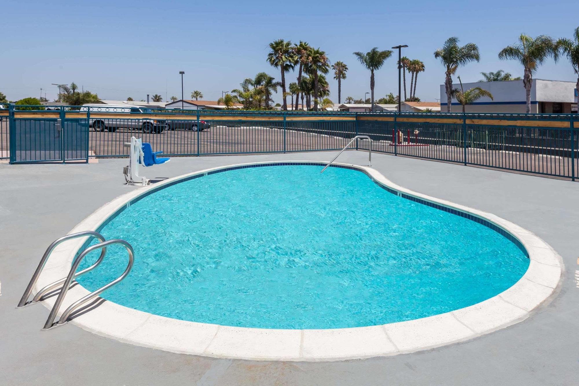 Super 8 By Wyndham San Diego/Imperial Beach 외부 사진